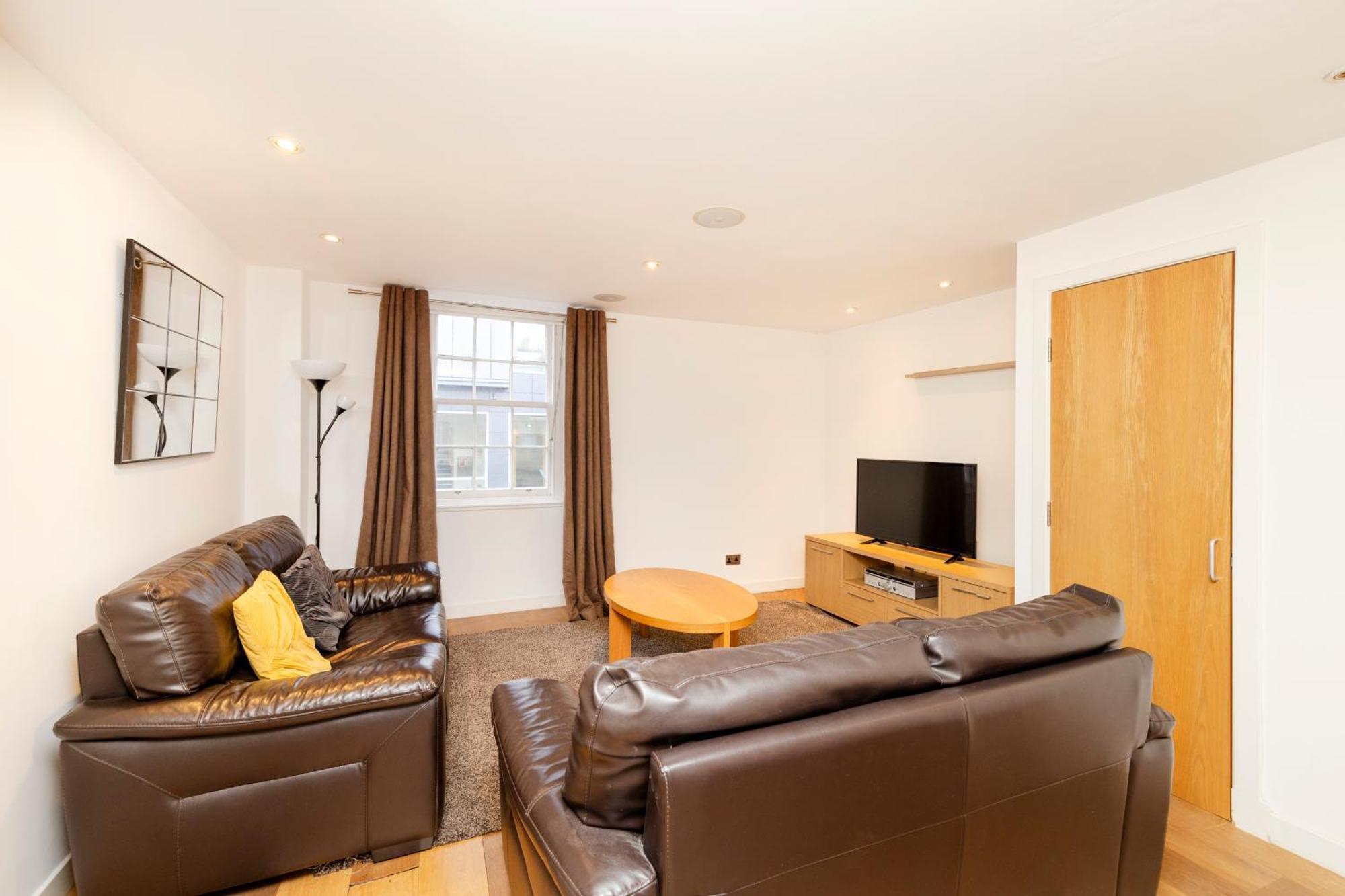 Ferienwohnung Joivy Superb Flats In The Heart Of EDI Exterior foto